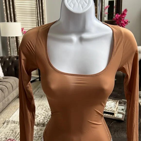 SKIMS Long Sleeve Bodysuit in Tan - Picture 3 of 9